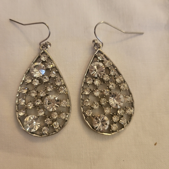 Jewelry - Vintage 1928 Silver Tone TearDrop Crystal Earrings